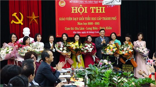 Ngày 18/3/2021, cô giáo Nguyễn Thị Hoa tham gia  Hội thi Giáo viên Tiểu học dạy giỏi cấp thành phố, năm học 2020-2021 